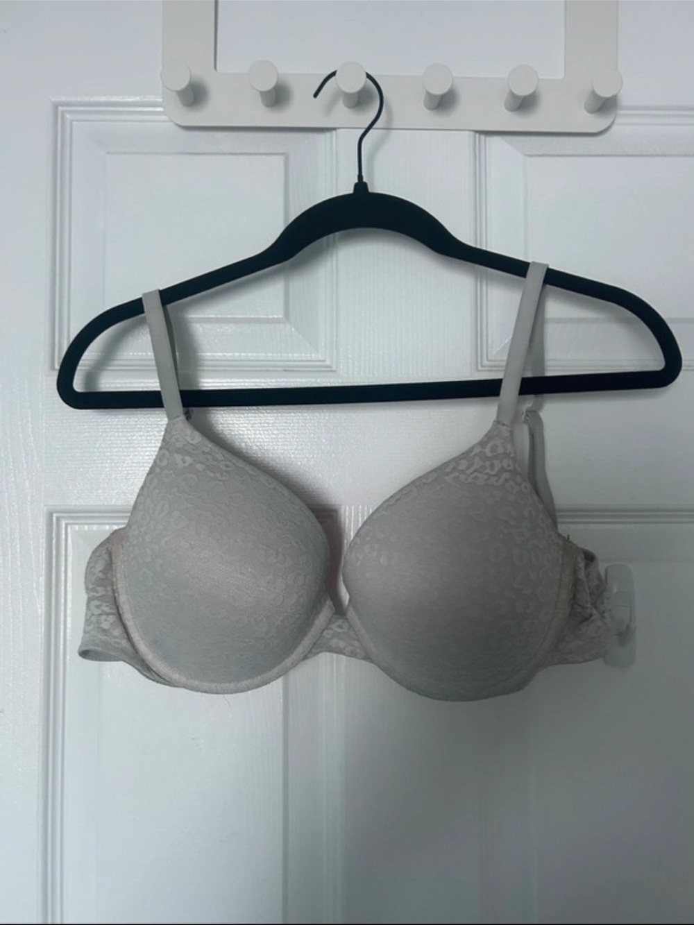 PINK Victoria's Secret Light Gray Lace T-Shirt Bra